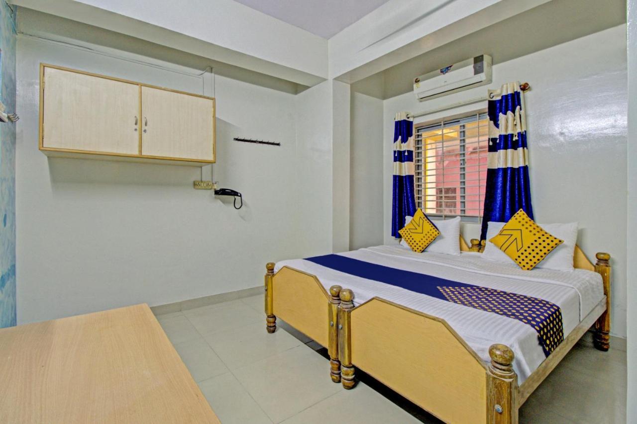 Spot On A Class Suites Near Hare Krishna Hill Бенґалуру Екстер'єр фото